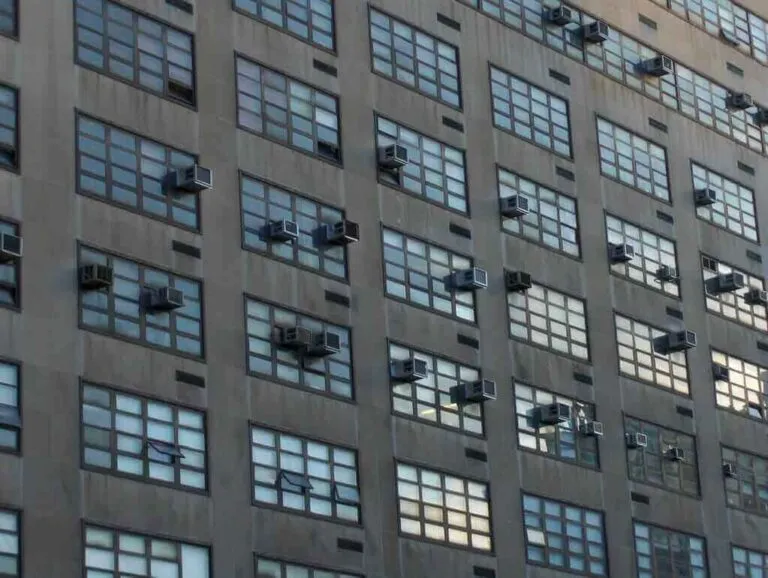 Installare, usare e montare l’aria condizionata, cosa comporta il condizionatore in condominio?